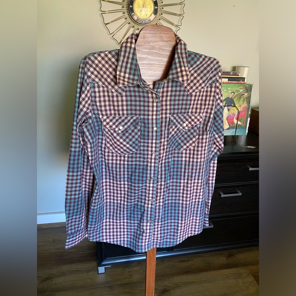 Women’s Wrangler Western Pearl‎ Snap Shirt